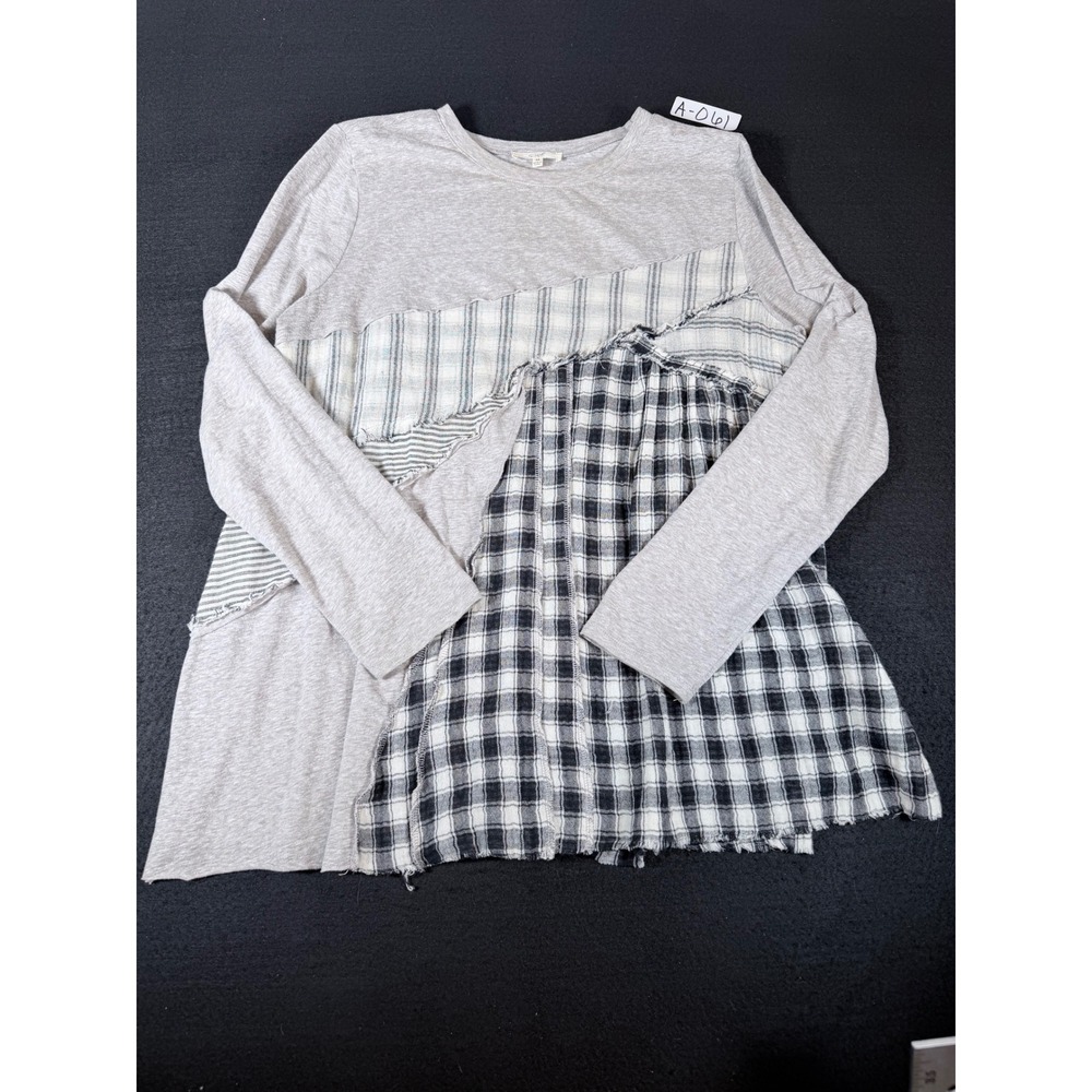 Easel Los Angeles Gray Mixed Media Patchwork Plaid Tunic Top ET16900 Womens M